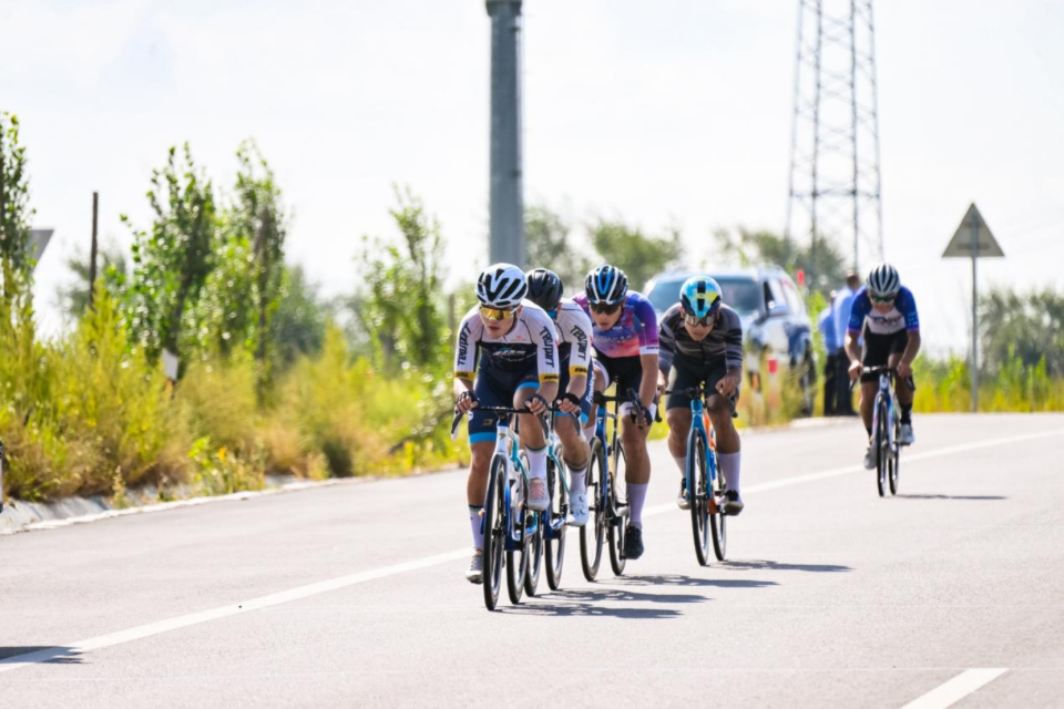 车运动骑游 车运动骑游